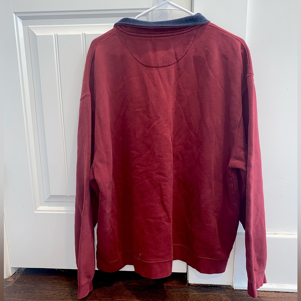 Red pullover - Picture 2 of 3